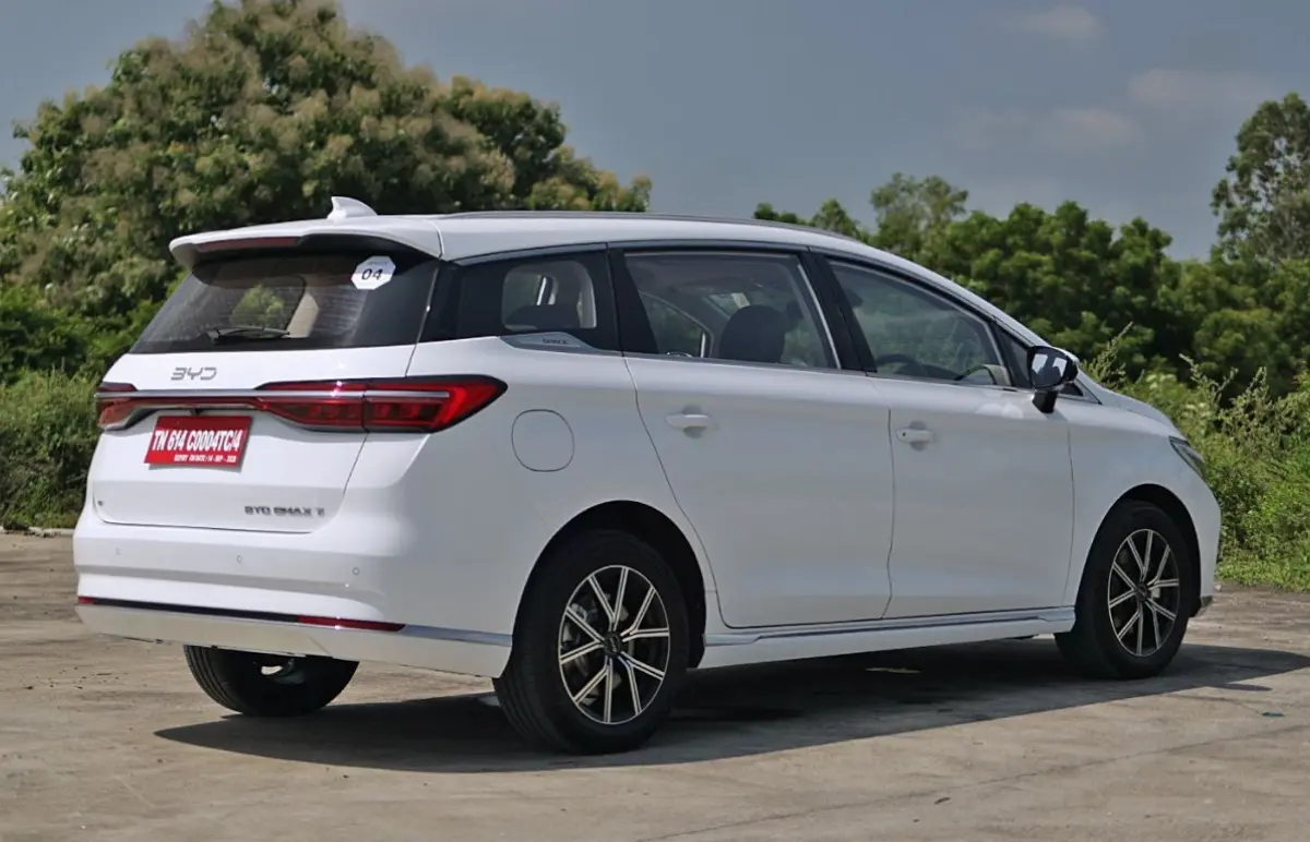 BYD eMax 7 Ownership Review: Real Range, Battery Health, Service & Truth Featured Image